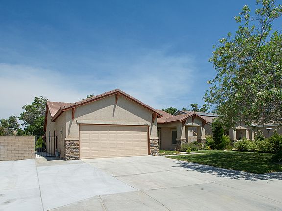 3rd image of 45634 Tiana Rose St