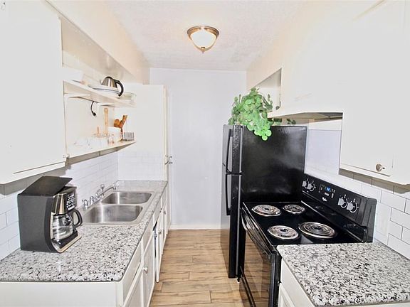 3rd image of 506 N 3rd St APT 1