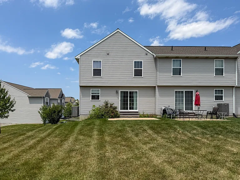 37 Southside Dr — Photo 25
