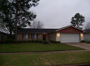 6215 Woodvale Dr, League City, TX 77573