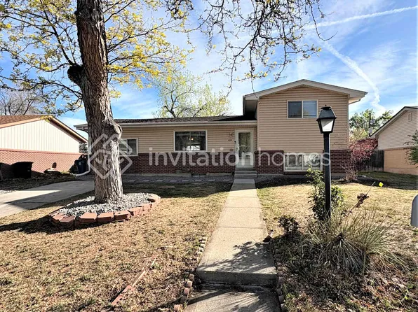 402 S Robb Way, Lakewood, CO 80226