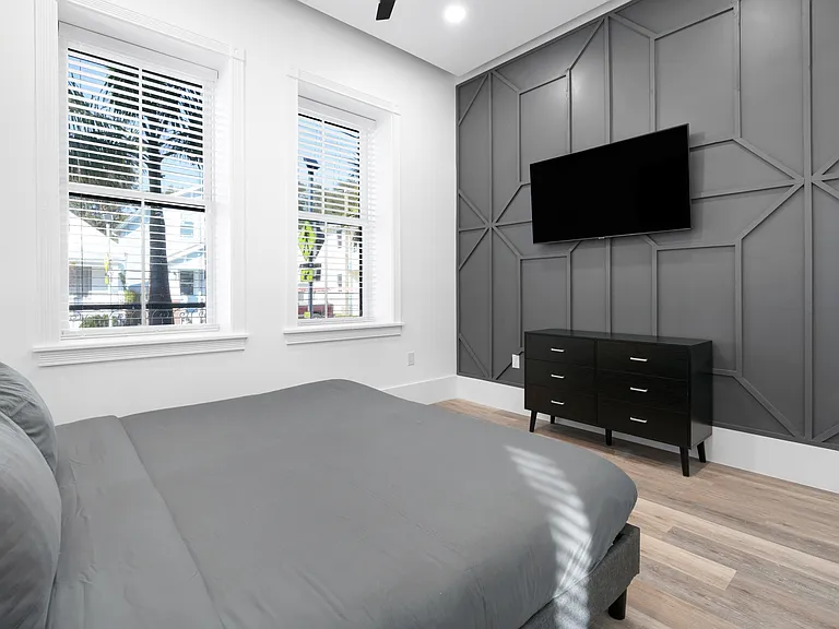 1301 E Columbus Dr #A — Photo 2