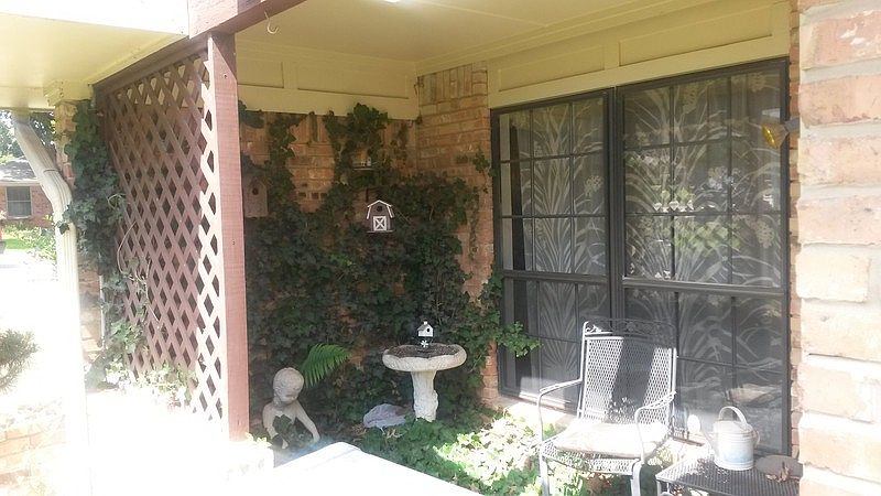 2nd image of 1355 Juniper Ln