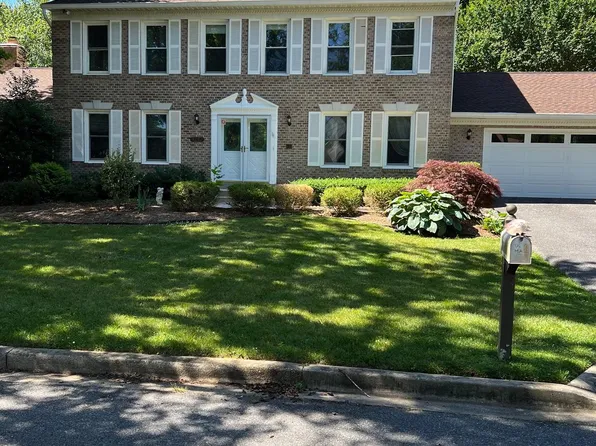 6202 Gideon St, Bowie, MD 20720