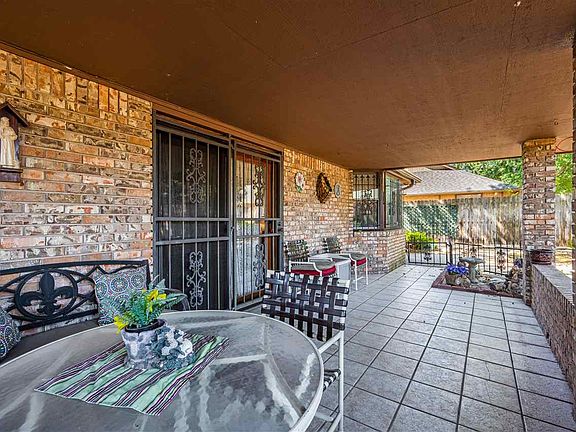 5th image of 7903 NW Micklegate Blvd