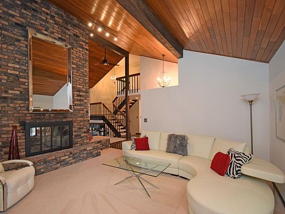 3rd image of 2172 Telegraph Ct