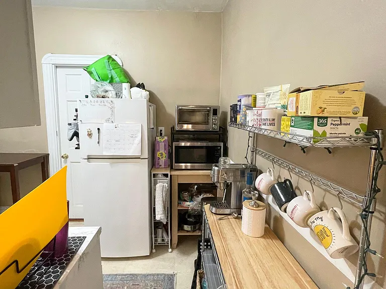31 Irving St #6 — Photo 9