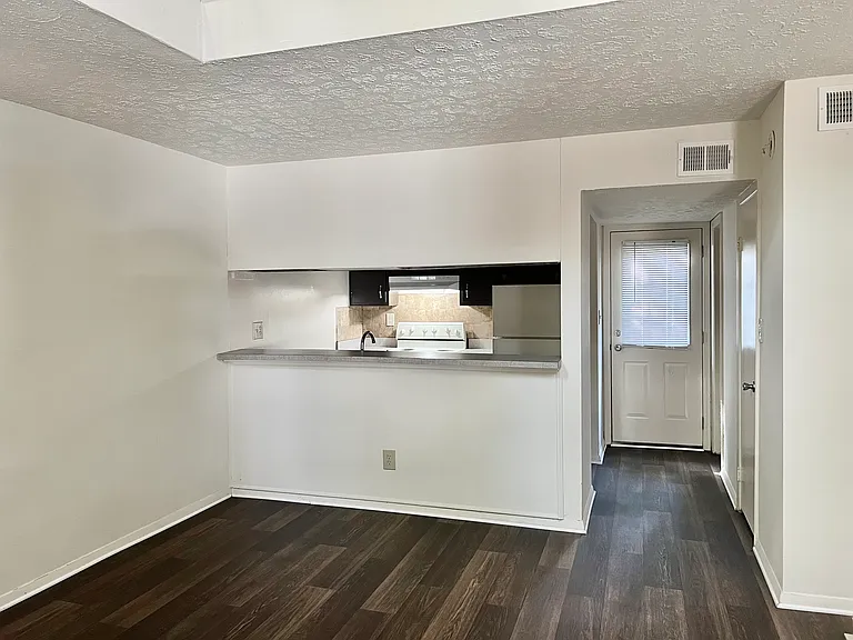 Glenview Apartments — Photo 54
