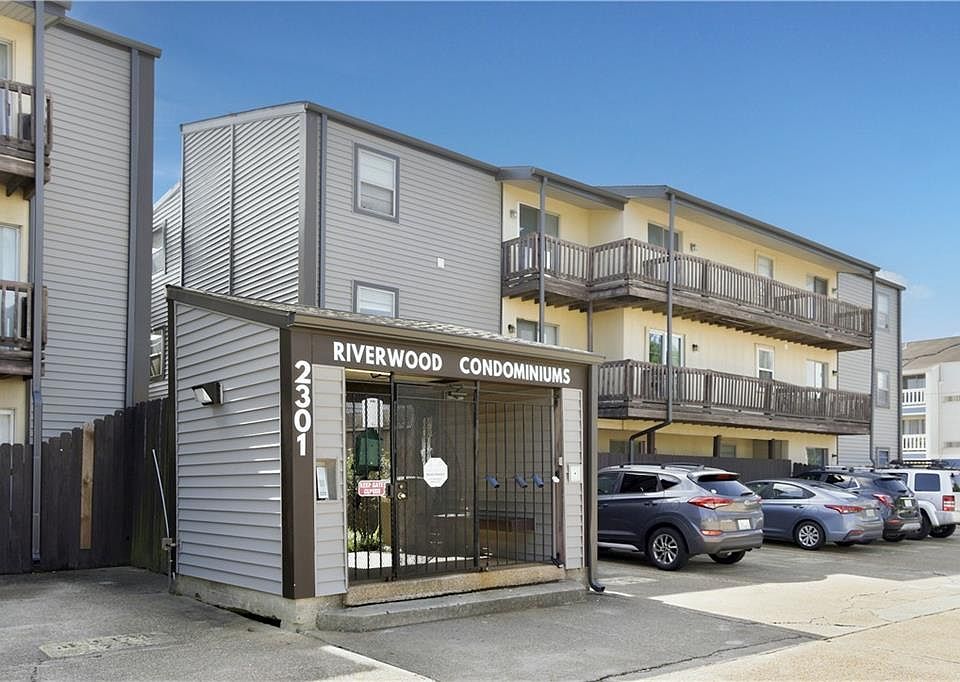 1st image of 2301 Edenborn Ave APT 303