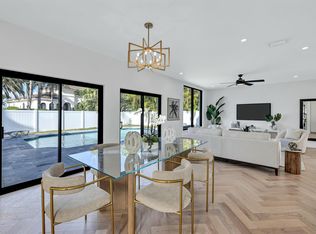 1010 Singer Dr, Riviera Beach, FL 33404