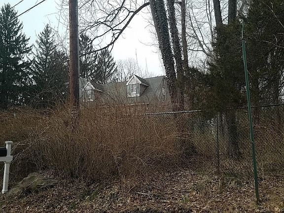 2nd image of 941 Edgewood Dr