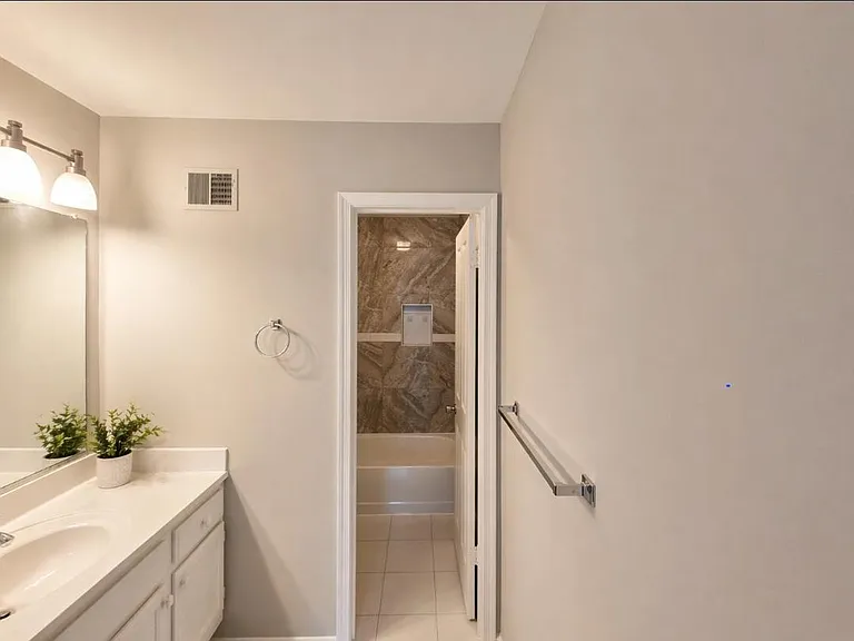9581 Donnan Castle Ct — Photo 5