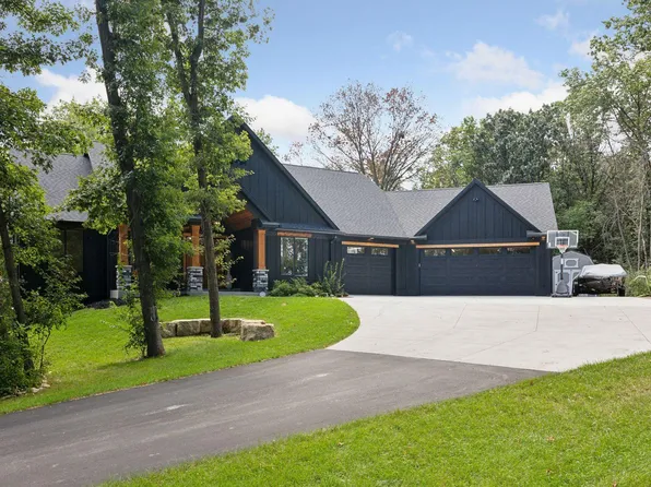 3028 Pinewood Rd SE, Rochester, MN 55904