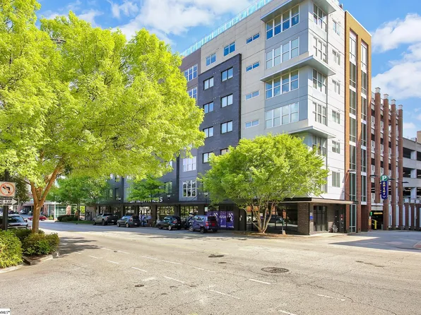100 E Washington St APT 52, Greenville, SC 29601