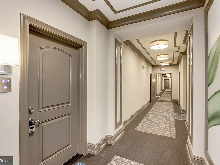 13740 Endeavour Dr #403 — Photo 23