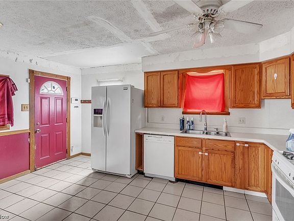 5th image of 841 Woodbine Ave SE