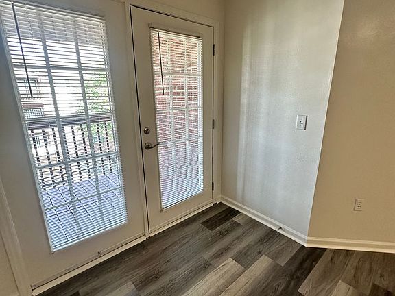 5th image of 101 Collegiate Ct APT 5