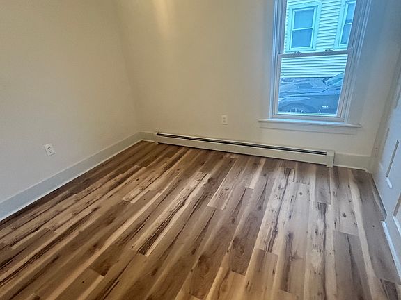 4th image of 40-44 Cottage St #1