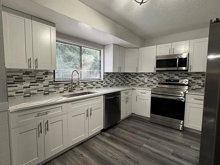 2774 SE Brevard Ave — Photo 5