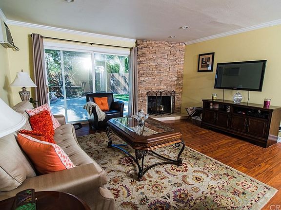 5th image of 173 Tennyson St
