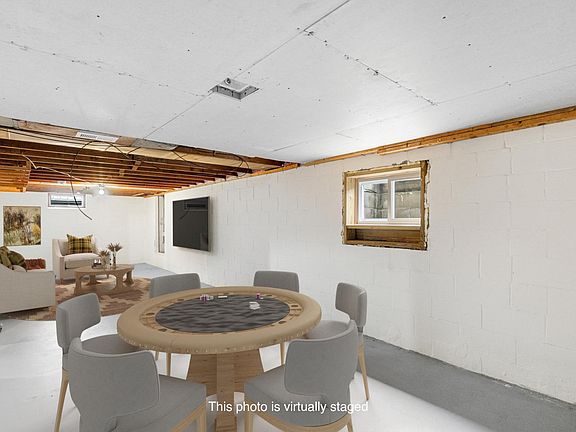 4th image of 2849 Viking Blvd NE