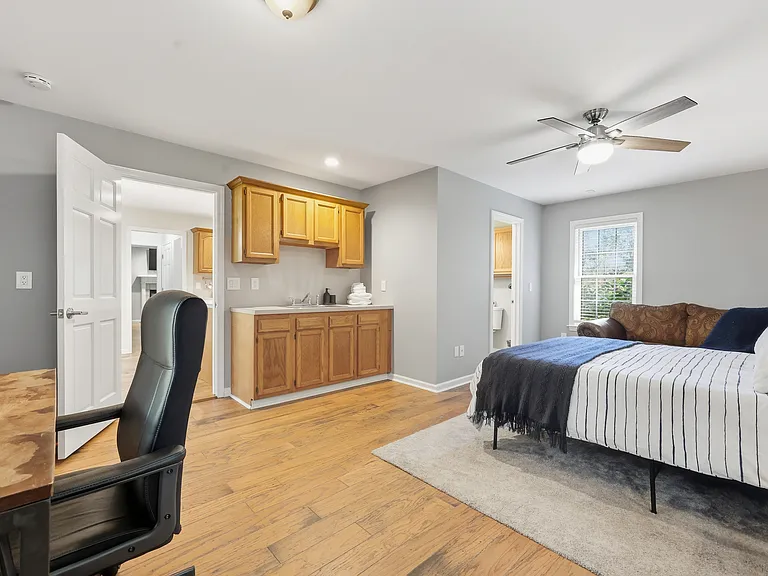 121 W Wakefield Blvd — Photo 14