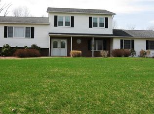 5 Hellman Ct, Wappingers Falls, NY 12590