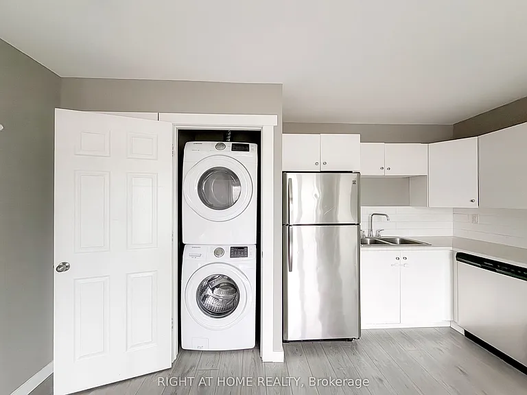 225 Kinmount Cres #UPPER — Photo 3