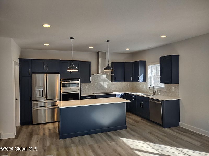 5th image of 51 Bayberry Drive