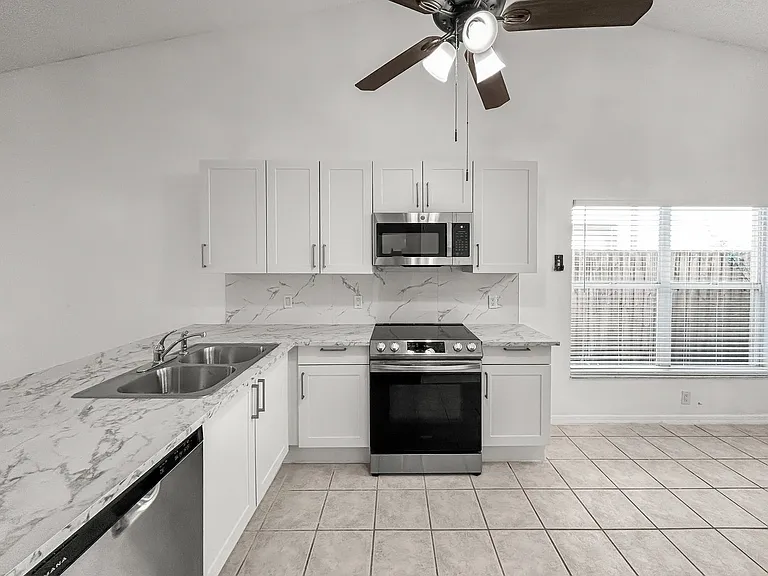 9778 Fox Chapel Rd — Photo 10