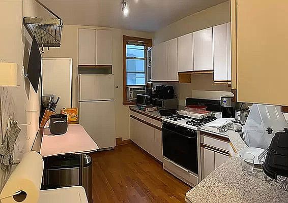 3rd image of 481 12th St #A2