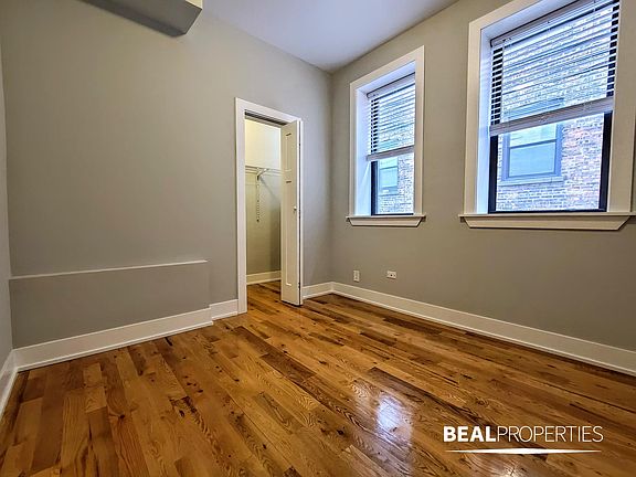 3rd image of 627 W Oakdale Ave #10