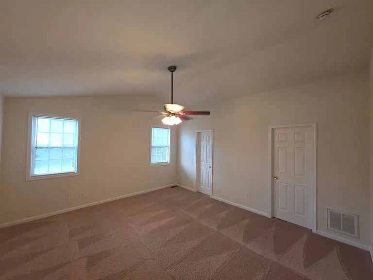 356 Melbourne Ct — Photo 16