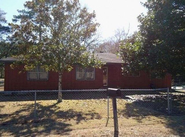 2nd image of 207 Anderson Rd