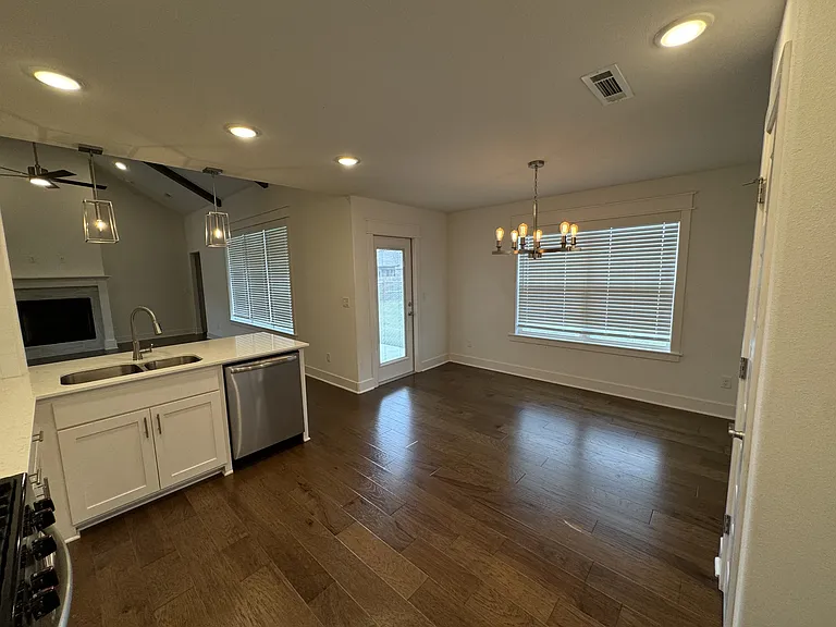 2721 S Apricot Rd — Photo 5