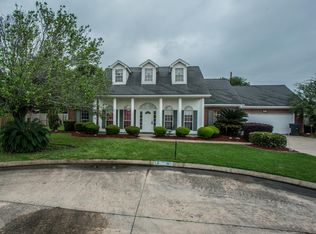 6801 Cambria Ln, Groves, TX 77619