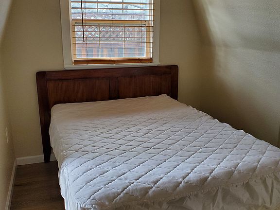 5th image of 803B Bell St