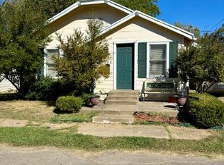 902 Sycamore St, Commerce, TX 75428