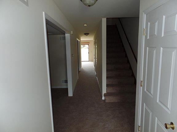 4th image of 315 Creekside Dr APT B