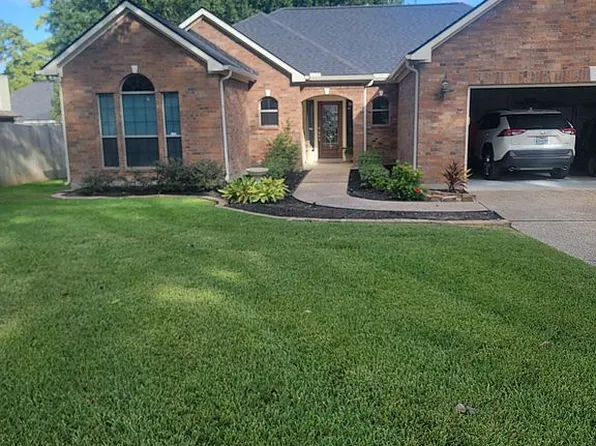 3803 Autumn Wood Ln, Montgomery, TX 77356