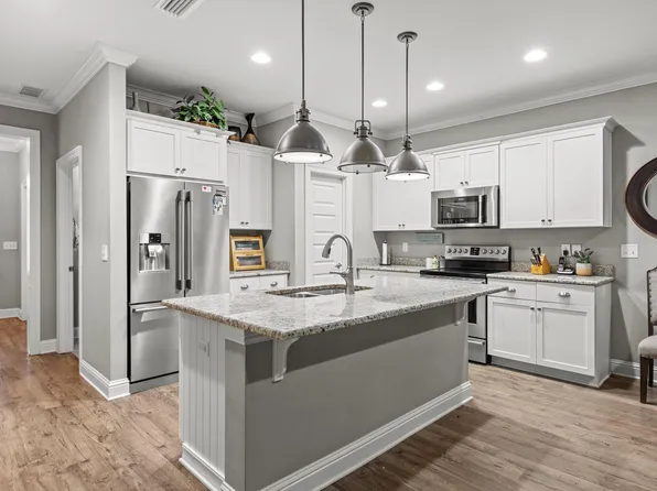 40 Oyster Blvd, Freeport, FL 32439