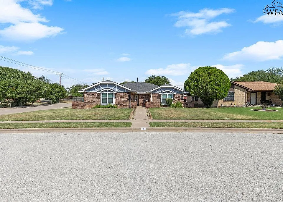 1 McNabb Cir