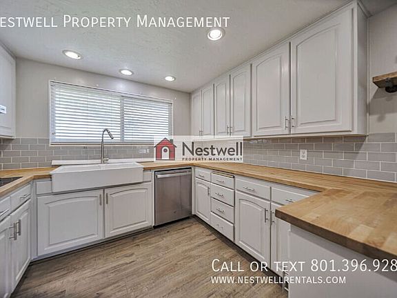 2nd image of 1554 W Beechwood Cir