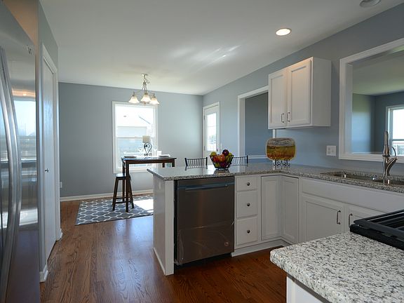 5th image of 515 Feather Ln