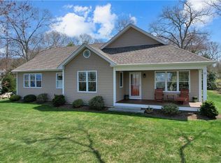11 Tomahawk Trl N, South Kingstown, RI 02879