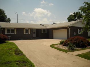 1615 Bassett Ln, Champaign, IL 61821