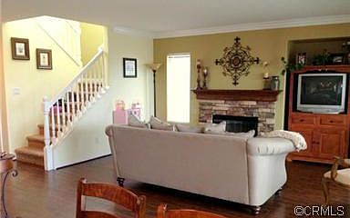 4th image of 40720 La Salle Pl
