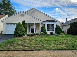 5 Deer Run Ln, Brick, NJ 08724