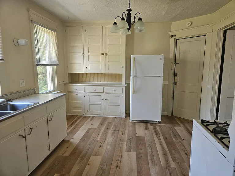 210 Cherry St #2 — Photo 5