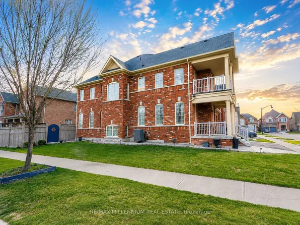 8 Zelda Rd, Brampton, ON L6R 3V9